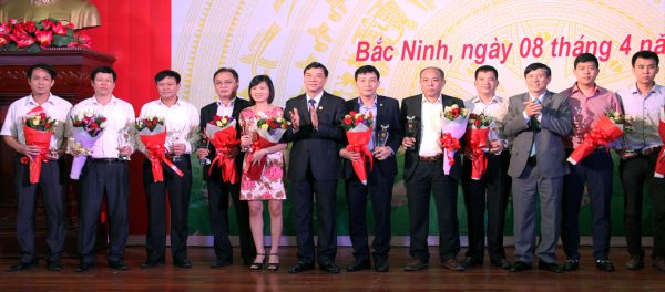 Nhà máy rượu Hà Nội được tôn vinh là 1 trong 45 doanh nghiệp tiêu biểu của tỉnh Bắc Ninh năm 2015